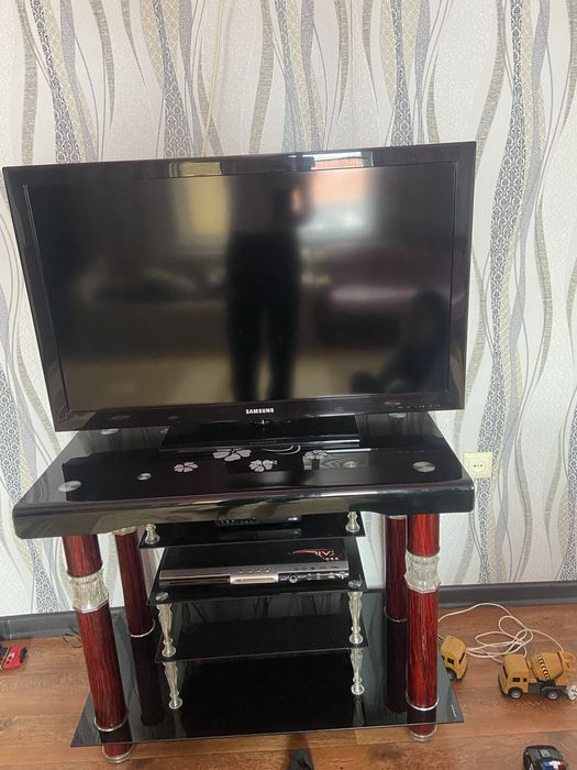 Подставка для телевизор