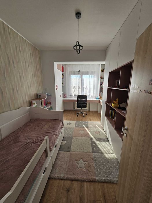 Vand apartament 4 camere in Prelungirea Ghencea, Cartierul Latin