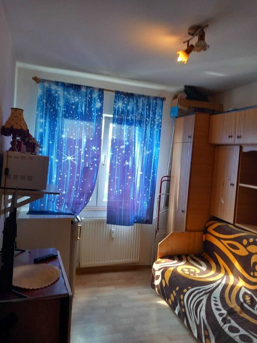 Închiriez garsoniera