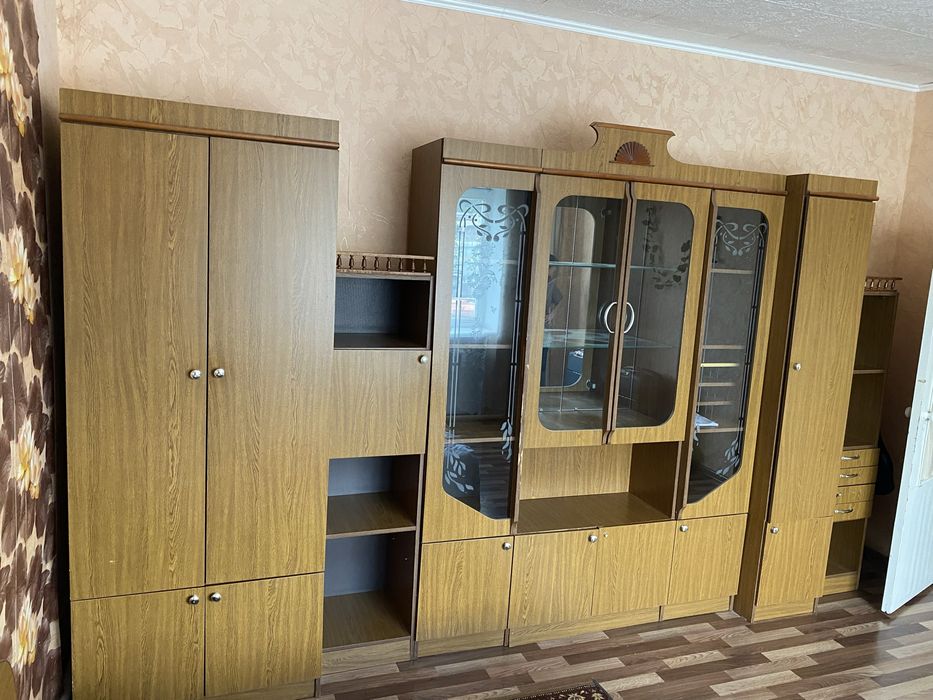 Продам шкафы, тумбочки срочно!!