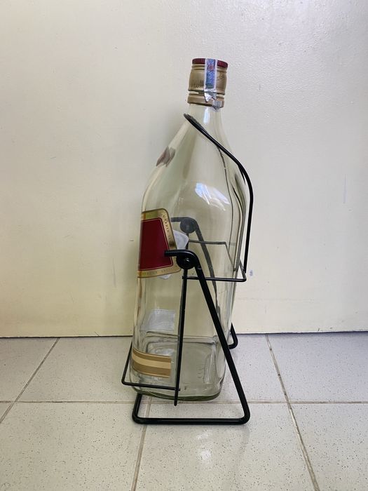 Шишета  със  стойка