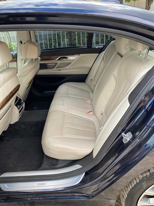 Продавам BMW G12 740I