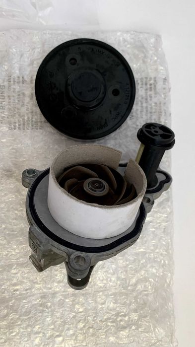 Водна помпа BMW original