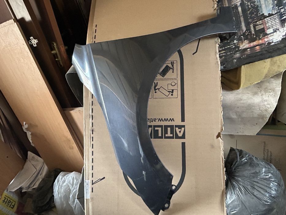 Переднее левое крыло