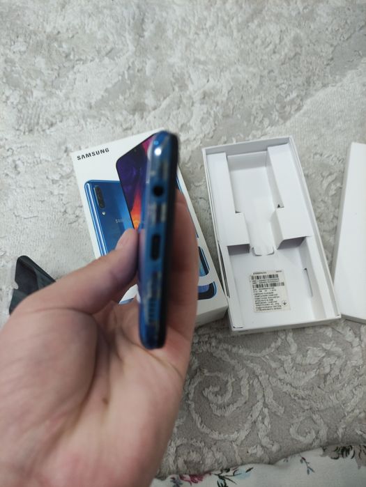 Прадам новый телефон!