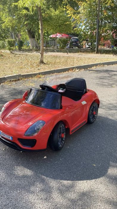 Vând masinuța electrică copii!