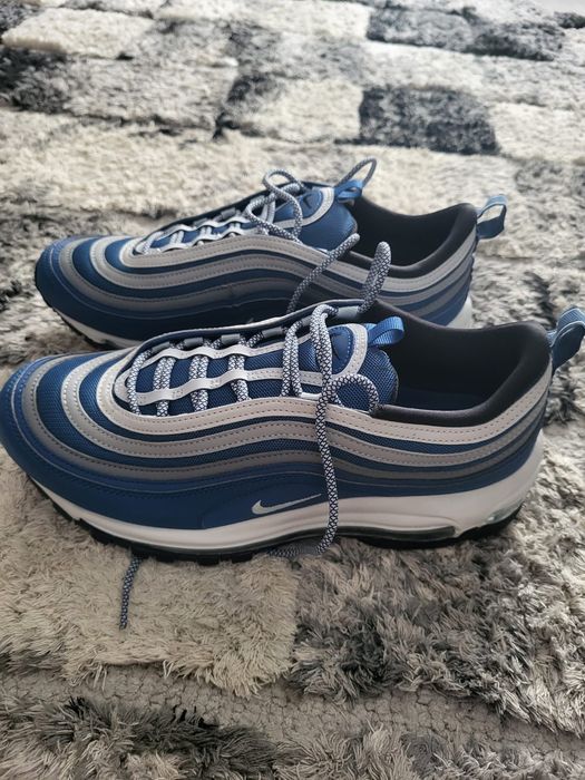 Vând Air Max 97.