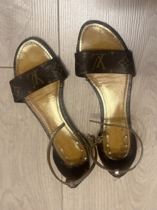 Босоножки louis vuitton LV