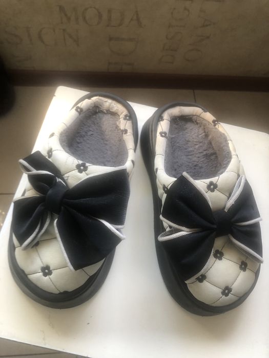 Шлепки на платформе