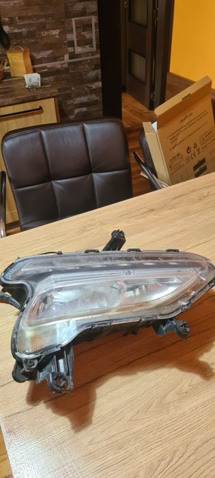 Продавам халоген с лед светлина за Хюндай Санта Фе