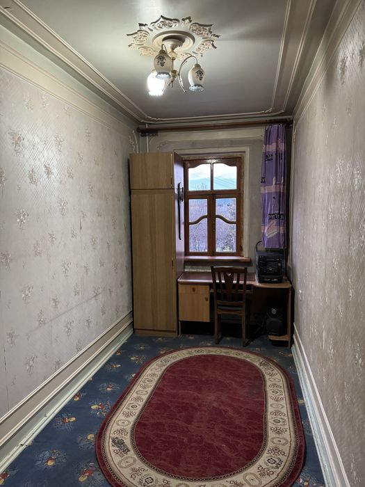 Dom 4 xona 100 kv sotiladi