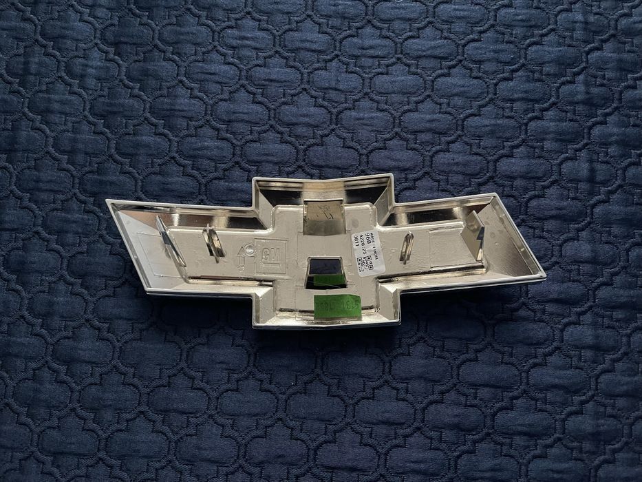 Эмблемы на Chevrolet Cobalt