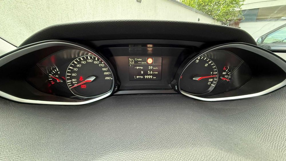 Se vinde Peugeot 308 SW, economic, fiabil și foarte practic, înregistrat ca autoutilitară (2 locuri) – ideal pentru firmă sau transport marfă.