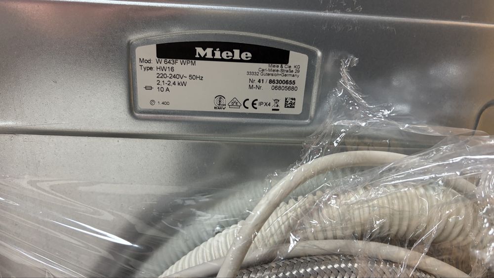 Miele Softtronic W 643 F пералня с горно отваряне капацитет до 6 кг  /24 мес гаранция