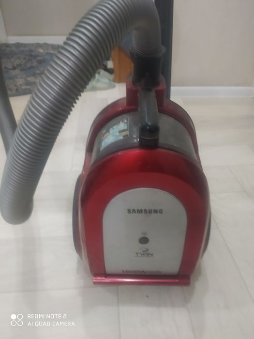 Продам пылесос Samsung SC6573