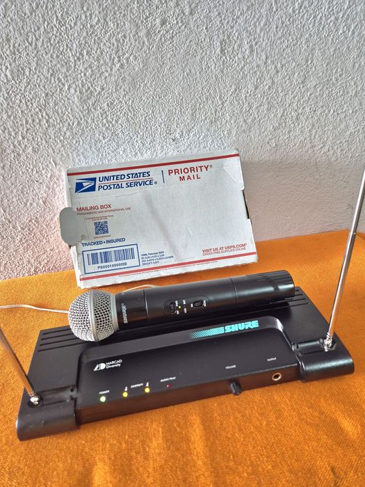 Microfon pt voce Shure  cu SM58 state impecabil