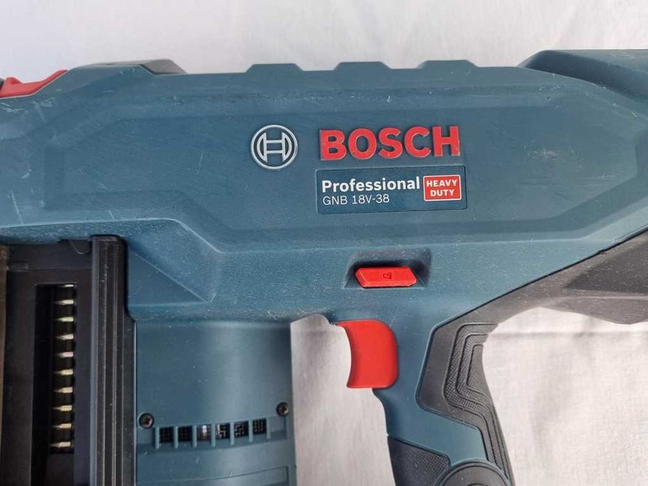 BOSCH GNB 18V - 38 - Акумулаторен пистолет за пирони