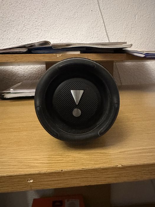 Vand boxa jbl charge 5