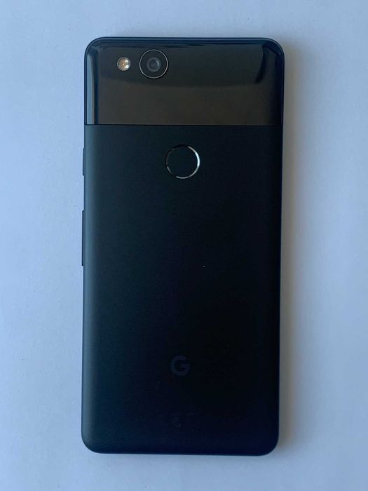 Телефон Google Pixel 2