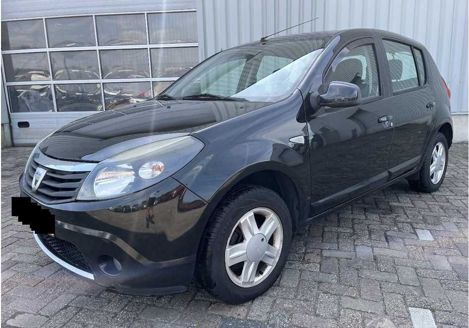 Dezmembrez Dacia Sandero 2011