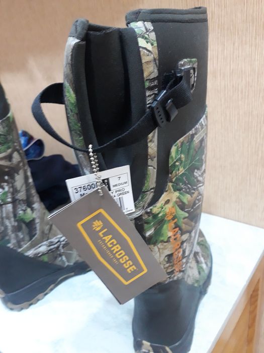 Фирменные сапожки продаю.или