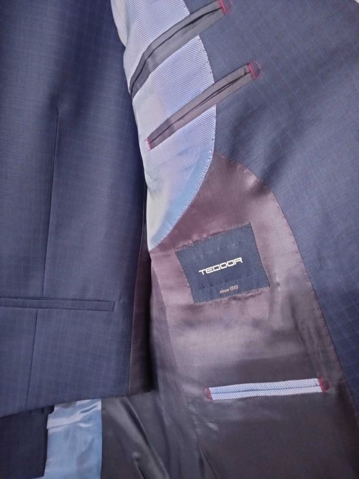 Син мъжки костюм на TEODOR - неразличим от нов