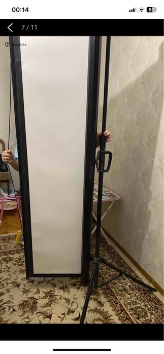 Проэктор с экраном