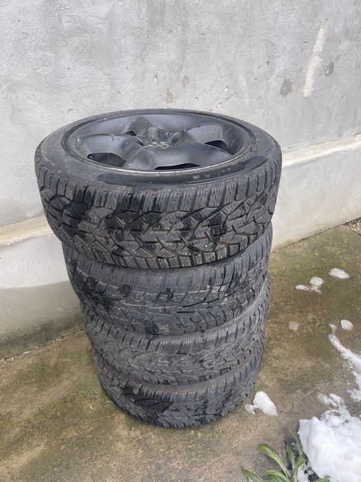 Vând cauciucuri de iarna