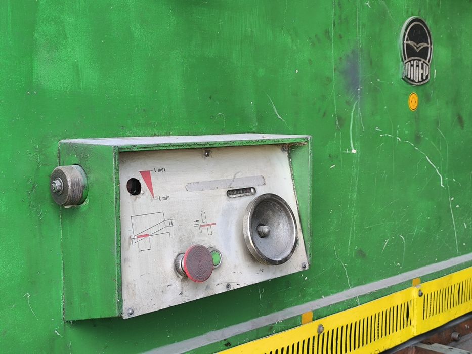 Хидравлична гилотина Digep DLB 6/3050