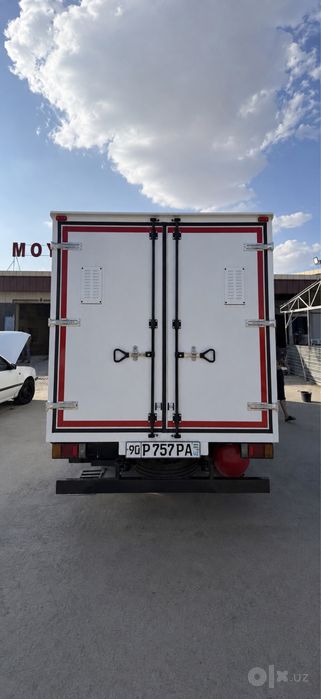 Isuzu NQR71PL фургон
