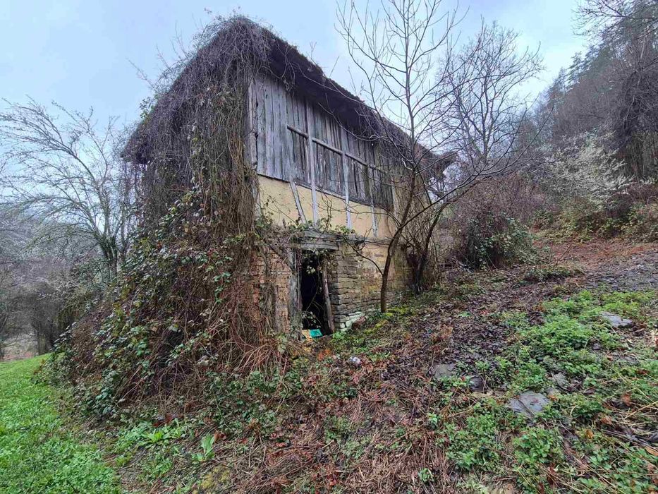 Парцел в област София !