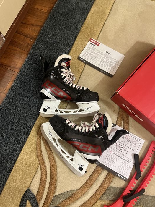 Коньки хоккейные CCM FT680