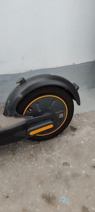 Электросамокат нирбот