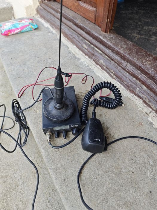 Vând stație CB emisie recepție Cobra 19 DX IV