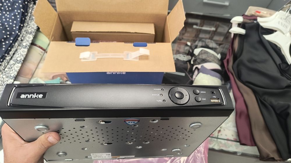 4 куполни камери за видеонаблюдение Annke с резолюция 12 MP и цветно нощно виждане.