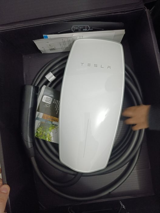 Зарядка для Tesla в наличии, Tesla wall connector
