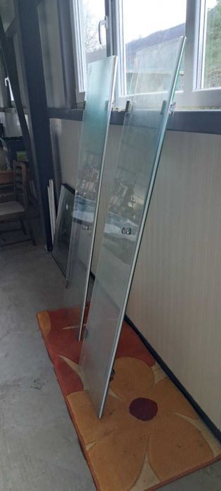 Стъклена душ кабина