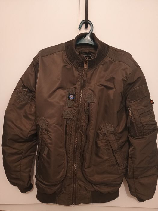 Продам бомбер хаки