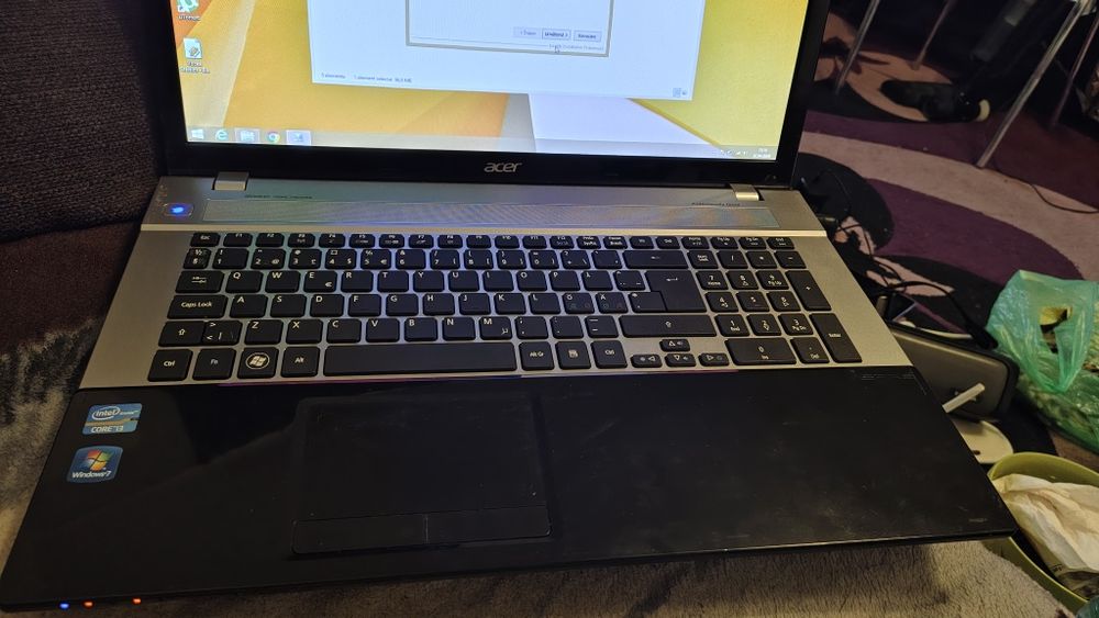 Laptop Acer v3-731
