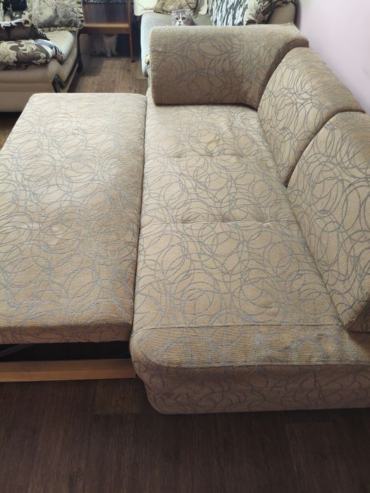 Продам кровать -тахту б/у