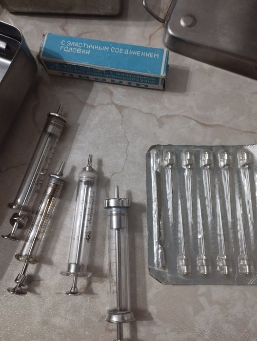 Стерилизаторы и шприцы стеклянные, недорого