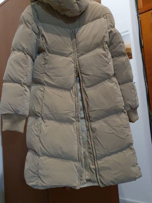 Vand  sau schimb geaca groasa marimea S