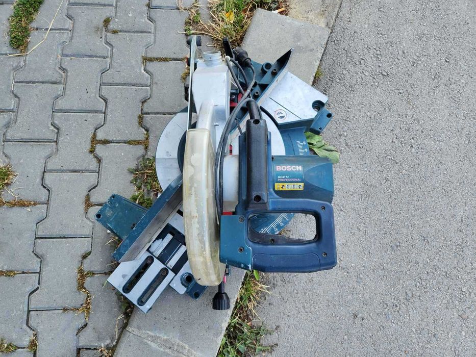Потапящ циркуляр Bosch GCM 12
