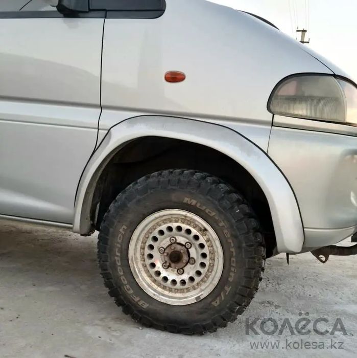 Mitsubishi Delica 1995 года