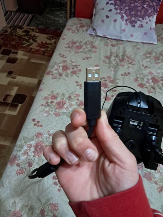 Продавам волан GENESIS SEABORG 400