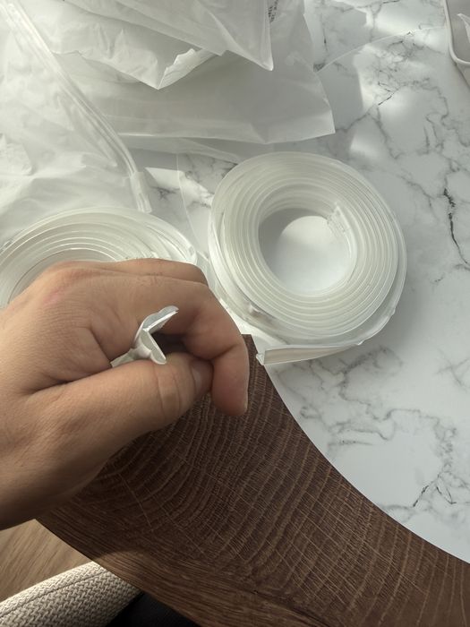 Protecții transparente pentru colțuri și muchii mobilier