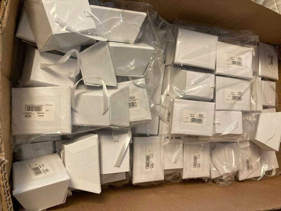 Луксозни подаръчни кутии с магнит и дръжка – 300 бр