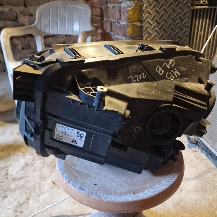 Mercedes Benz GLB 2022 десен фар