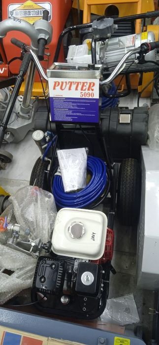 Краскораспылитель безвоздушный
бензиновый