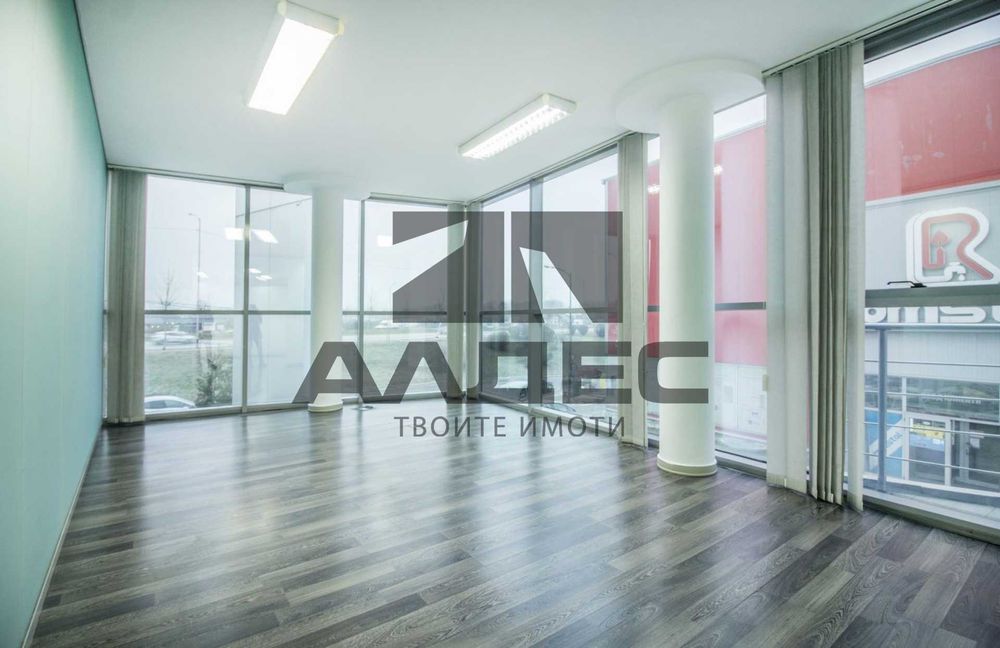 Отдава се офис в кв. Враждебна!